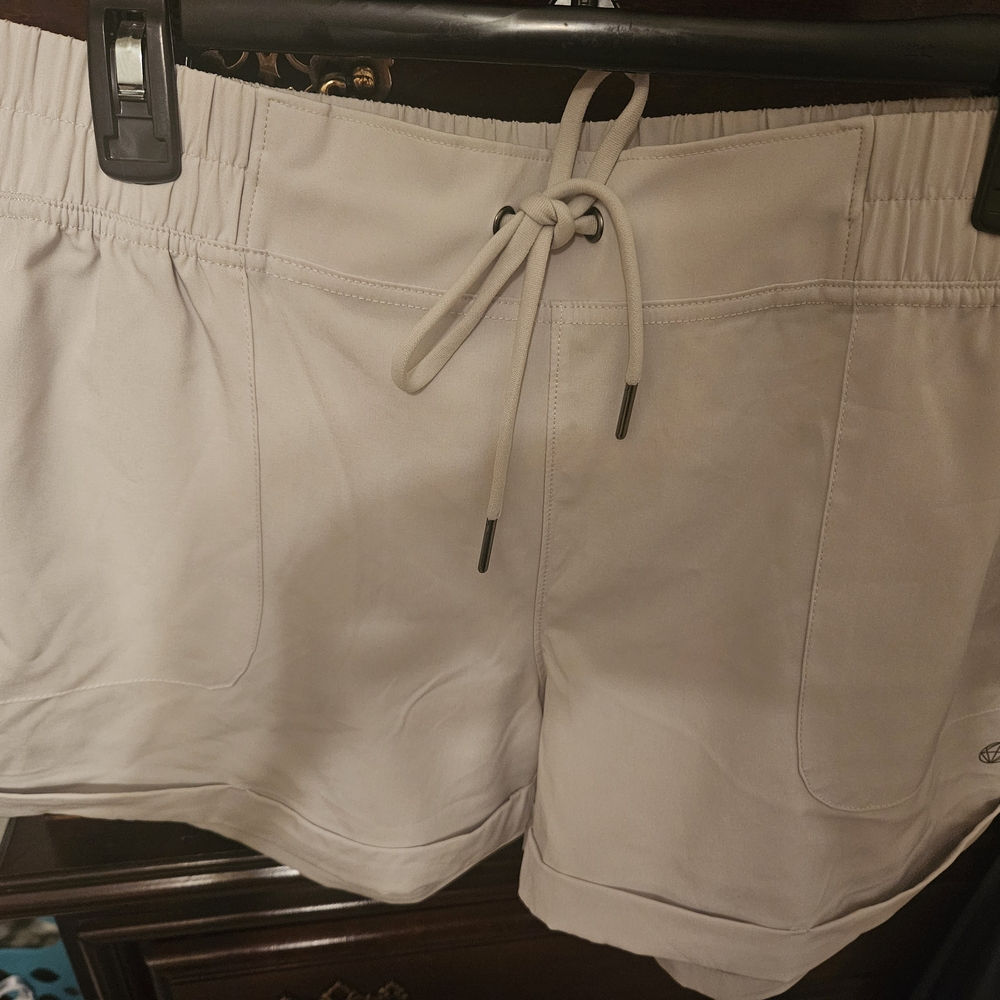 Women's Cream Shorts